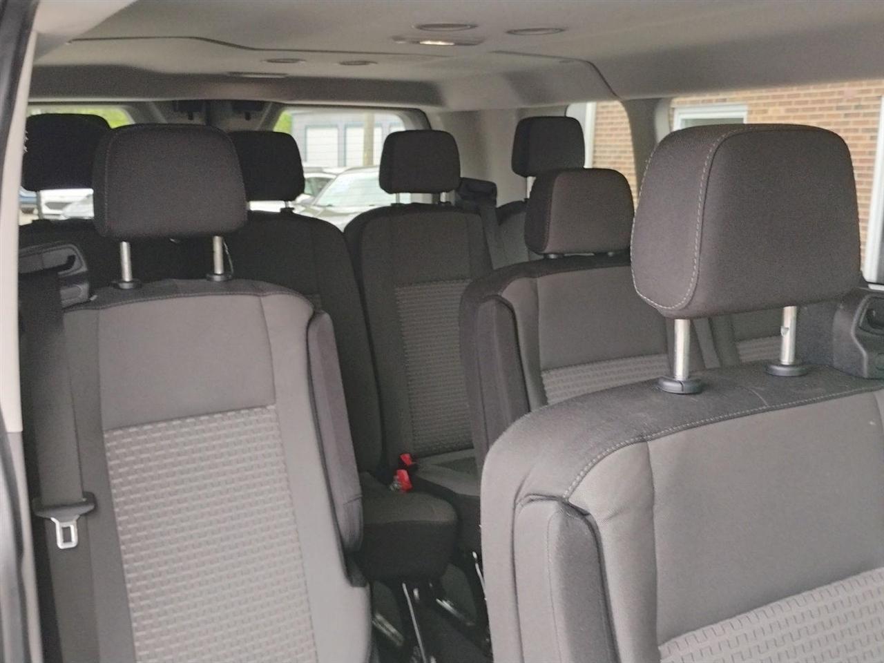 Ford Transit Passenger Wagon  2023