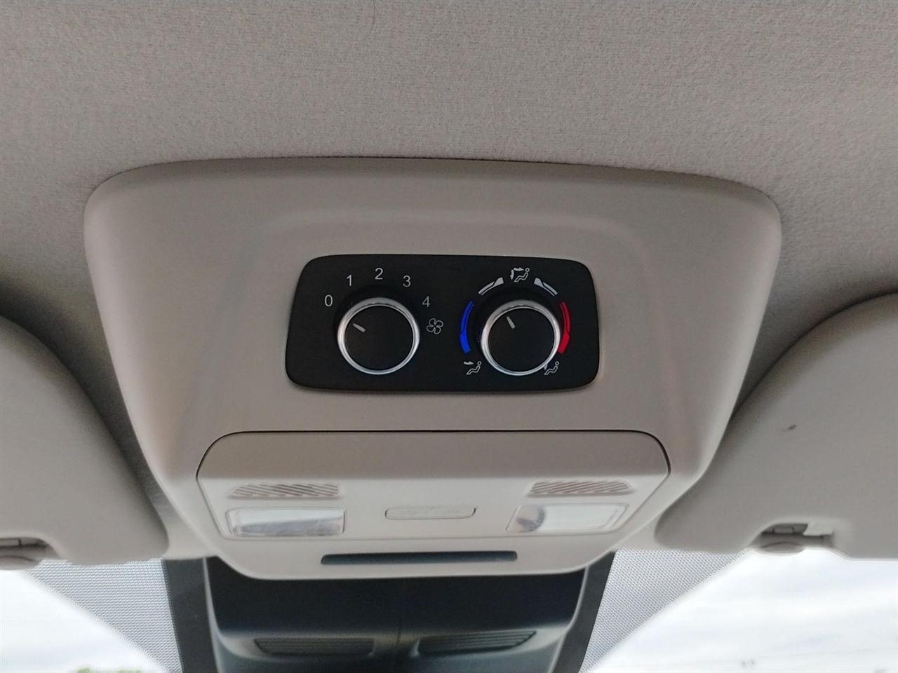 Ford Transit Passenger Wagon  2023