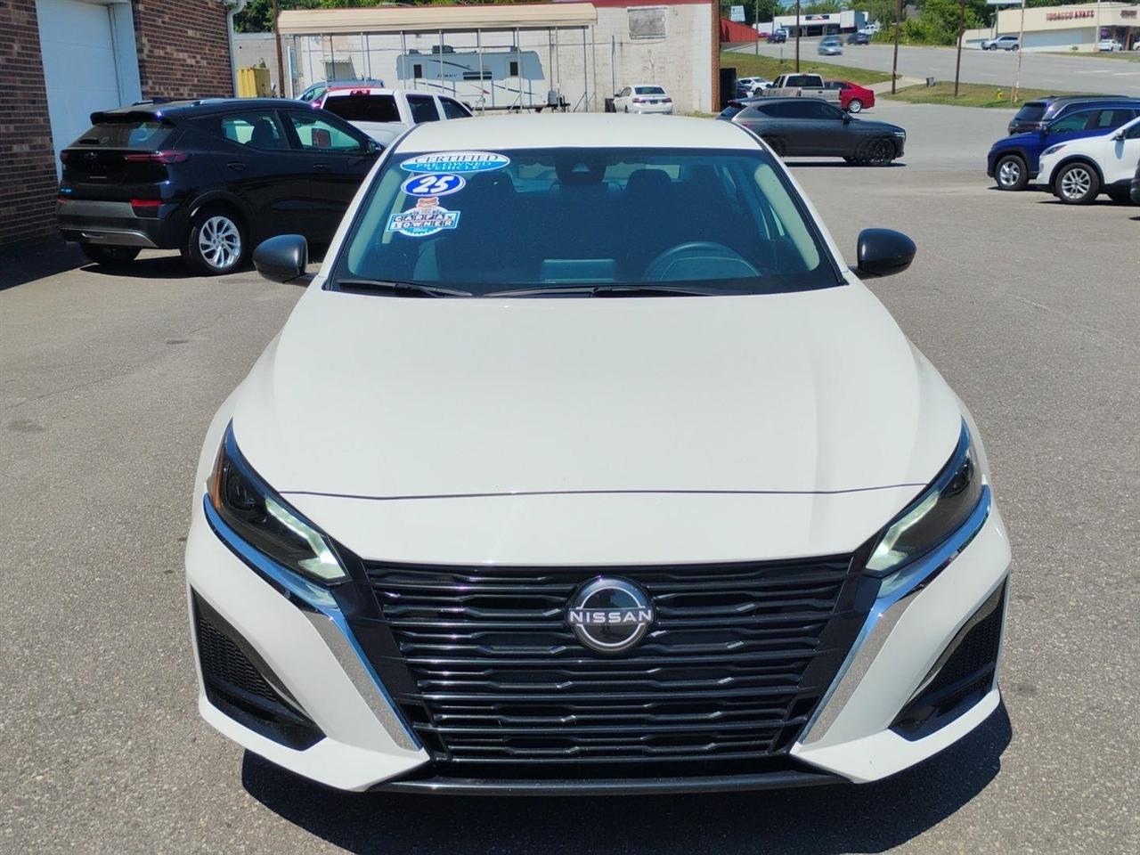 Nissan Altima  2025