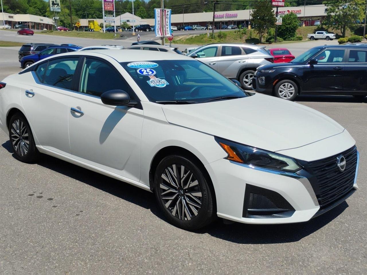 Nissan Altima  2025
