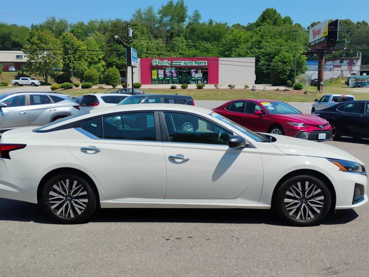 Nissan Altima  2025