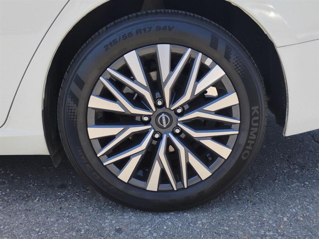 Nissan Altima  2025