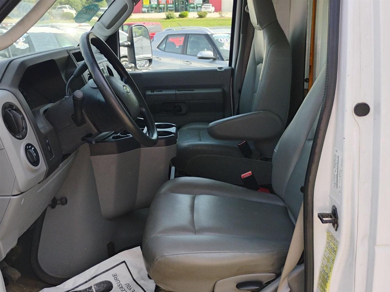 Ford E-Series Cutaway  2019