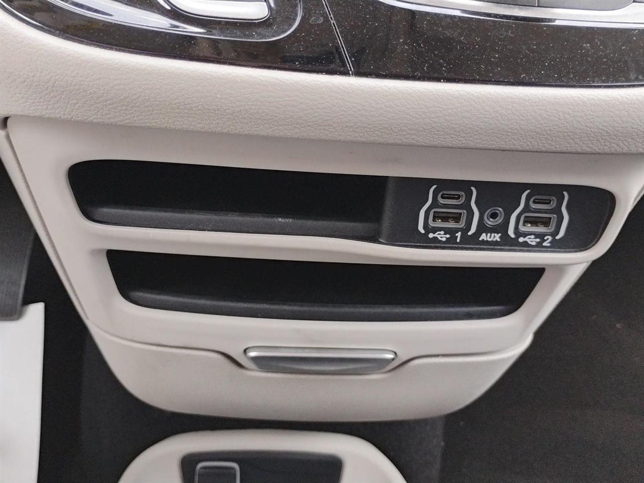 Chrysler Pacifica  2023