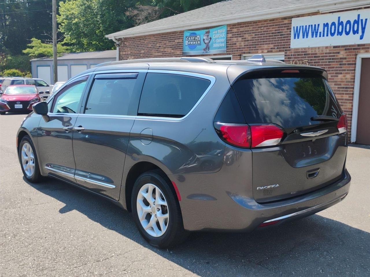 Chrysler Pacifica  2017