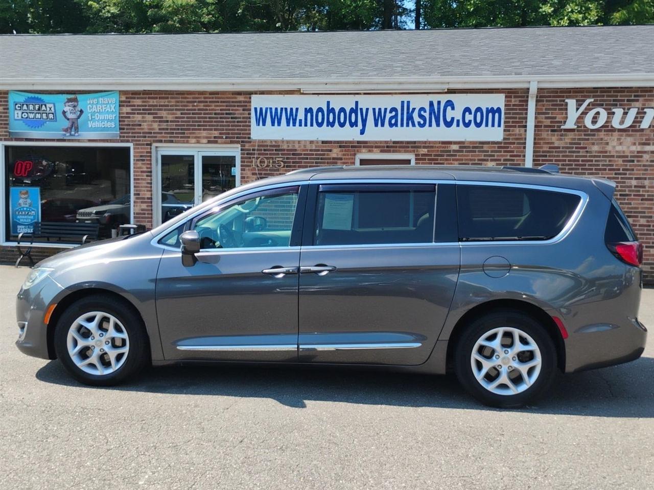 Chrysler Pacifica  2017