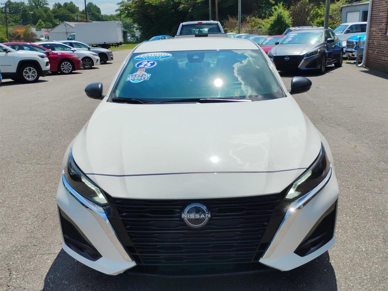 Nissan Altima  2025