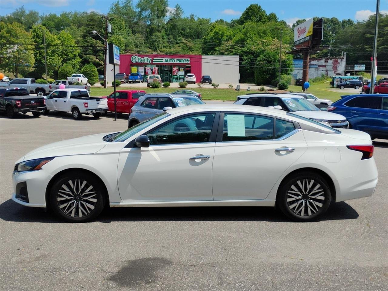 Nissan Altima  2025