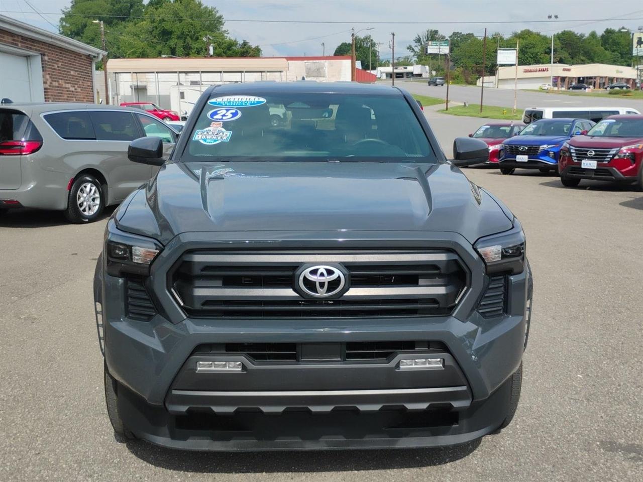 Toyota Tacoma 4WD  2025