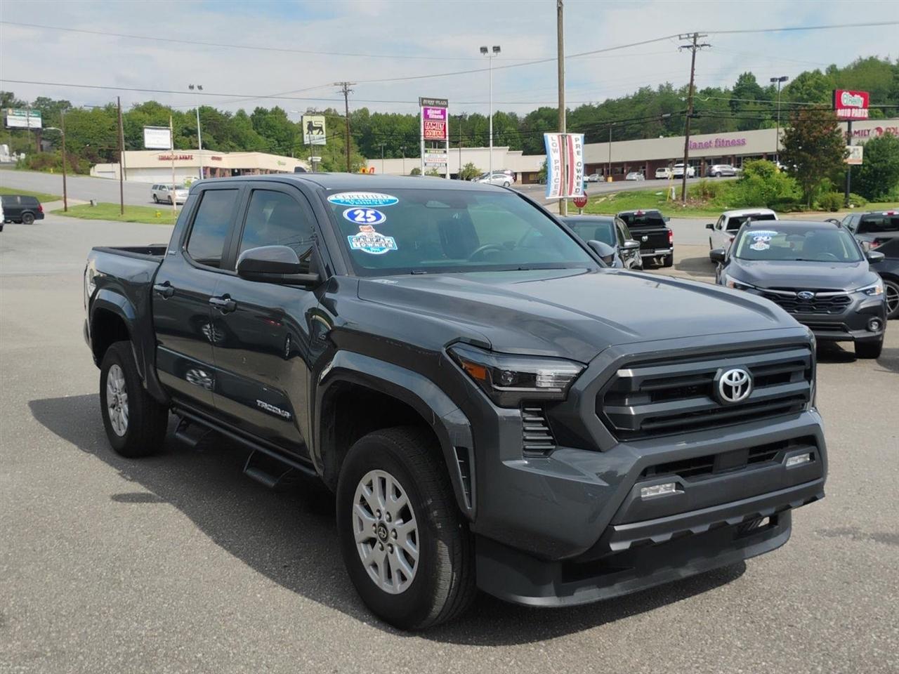 Toyota Tacoma 4WD  2025