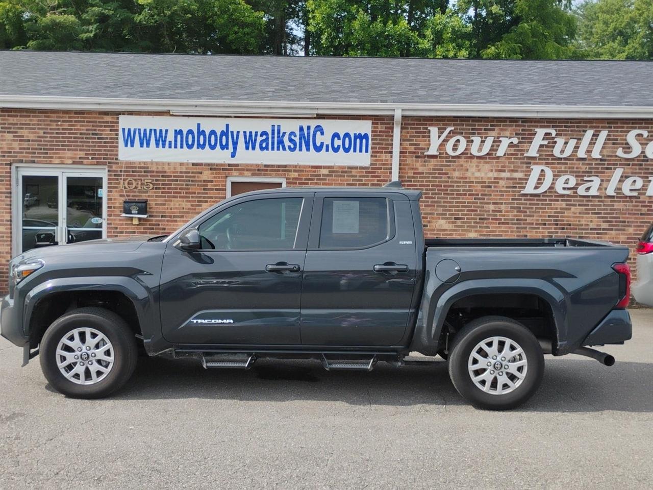 Toyota Tacoma 4WD  2025