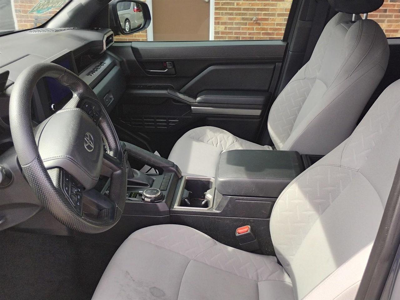 Toyota Tacoma 4WD  2025