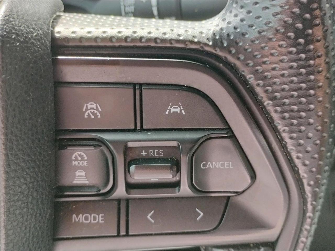 Toyota Tacoma 4WD  2025