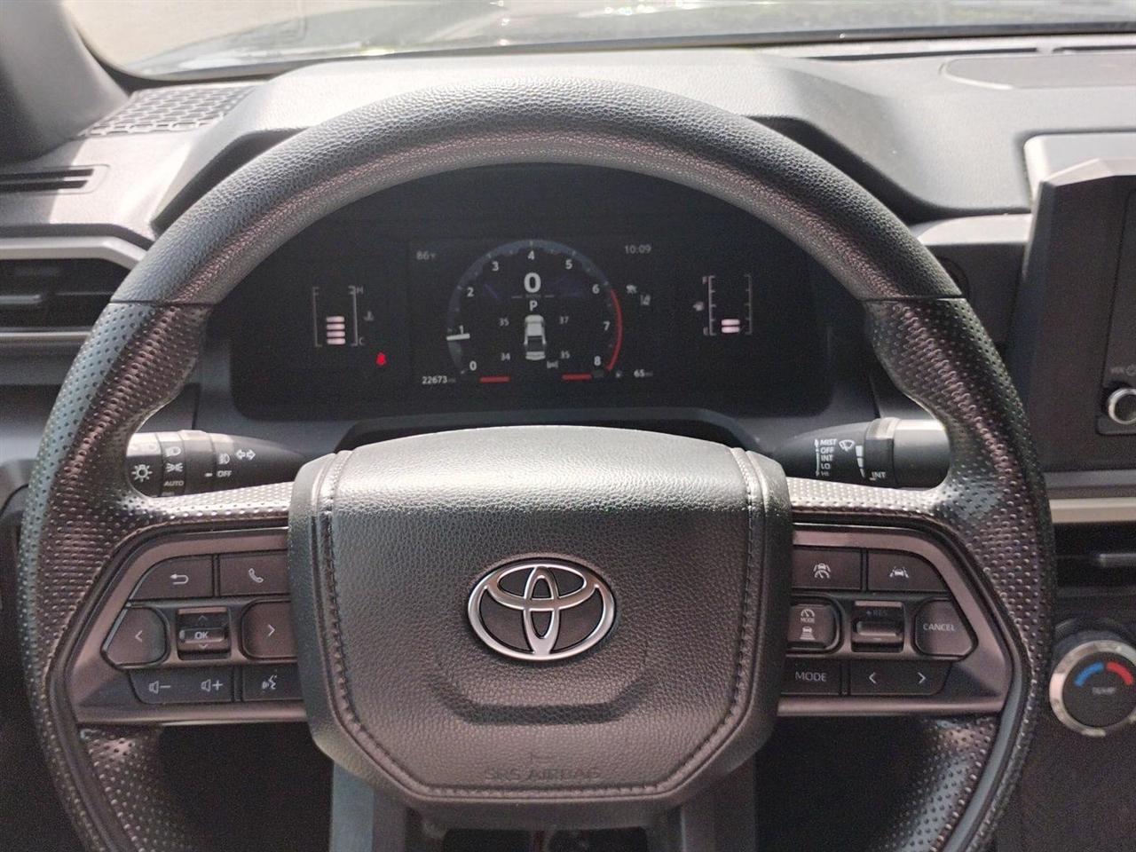 Toyota Tacoma 4WD  2025