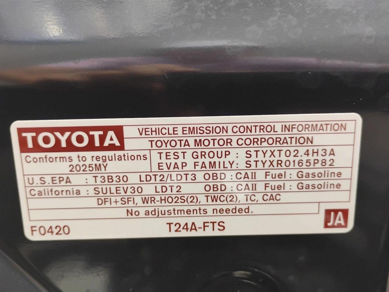 Toyota Tacoma 4WD  2025