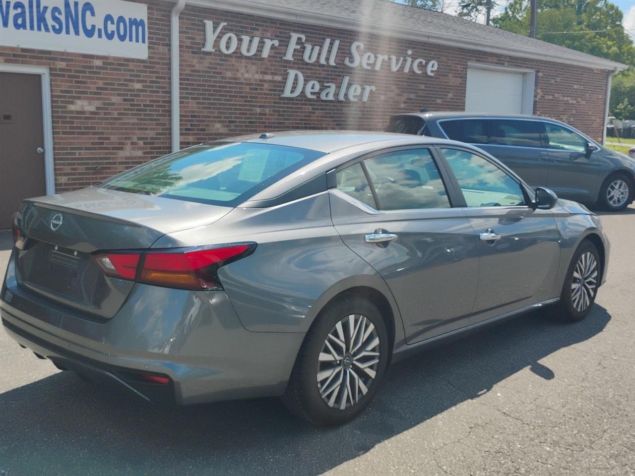 Nissan Altima  2025