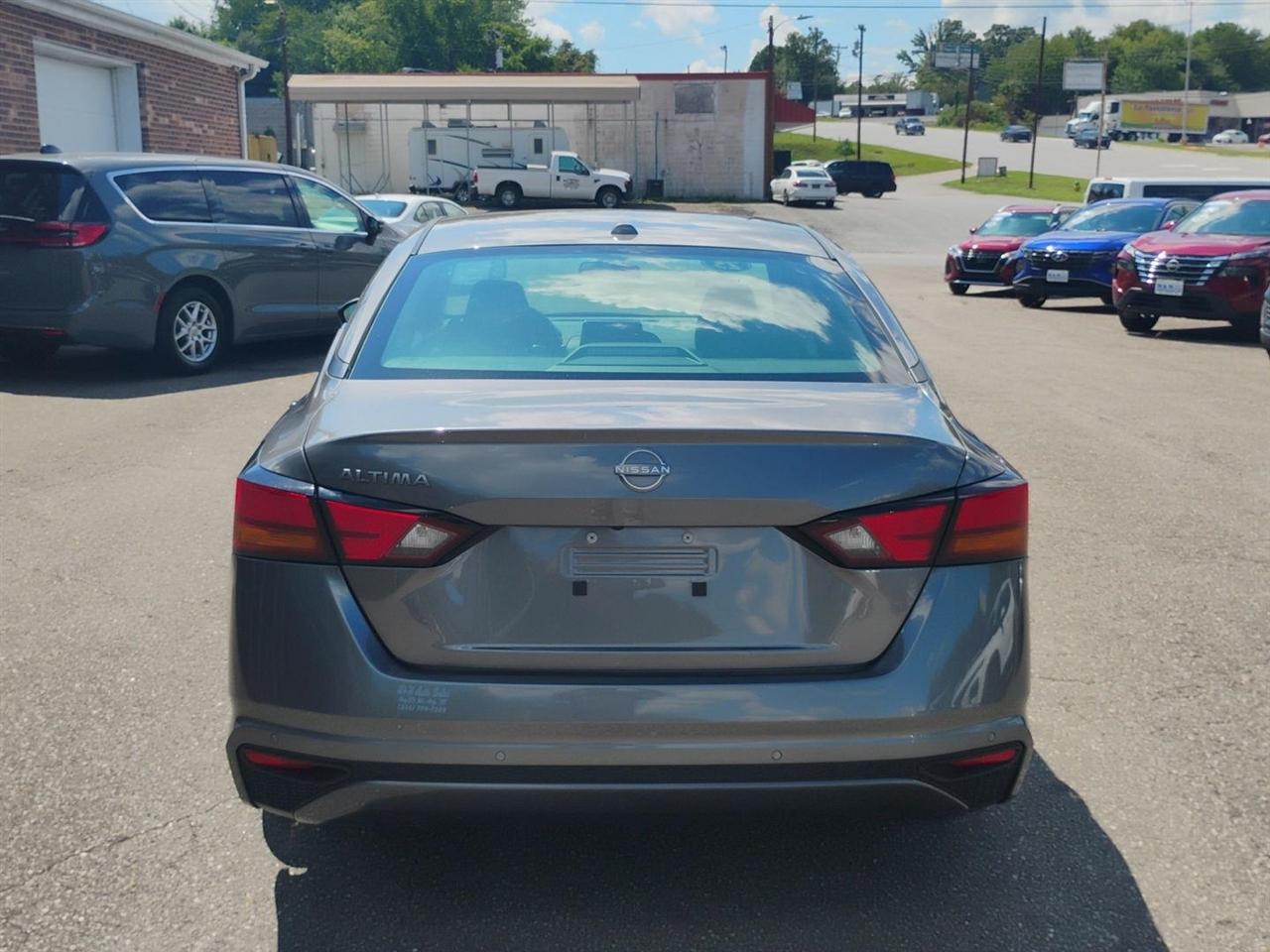 Nissan Altima  2025