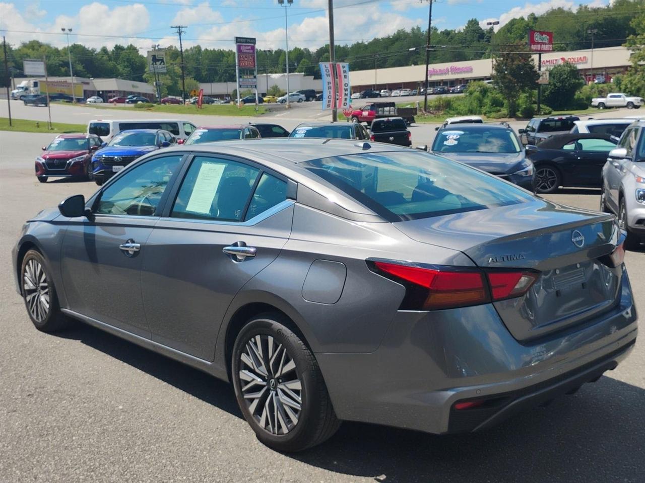 Nissan Altima  2025