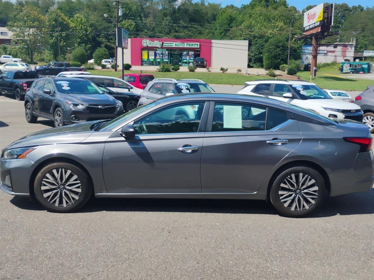 Nissan Altima  2025