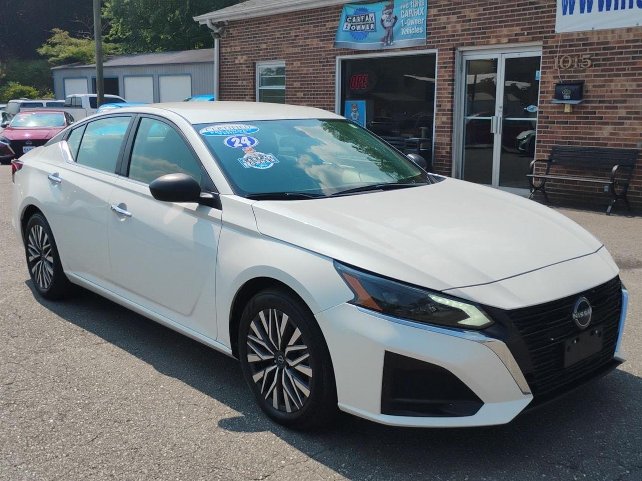 Nissan Altima  2024