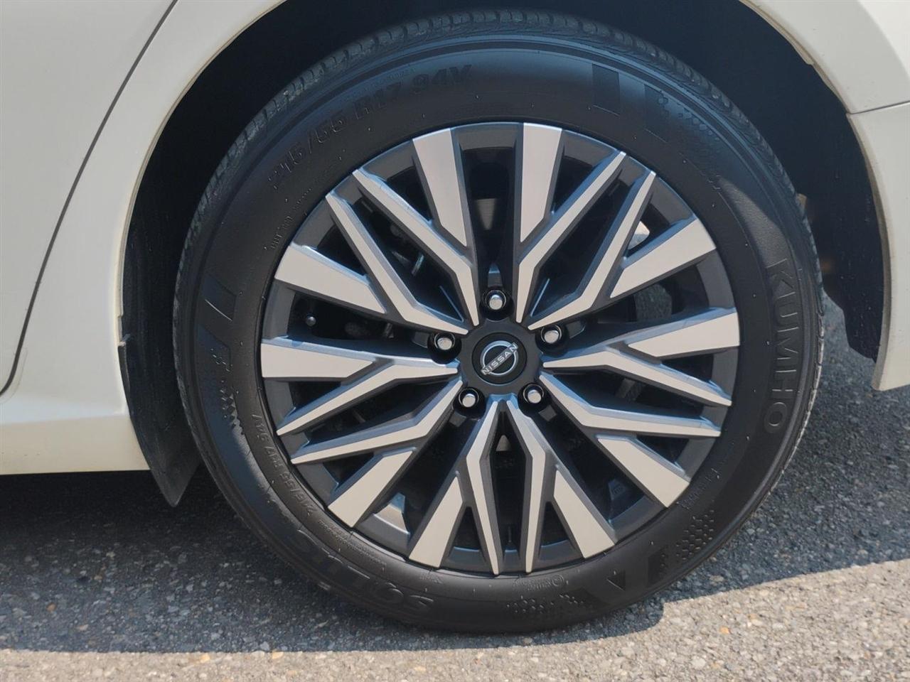 Nissan Altima  2024
