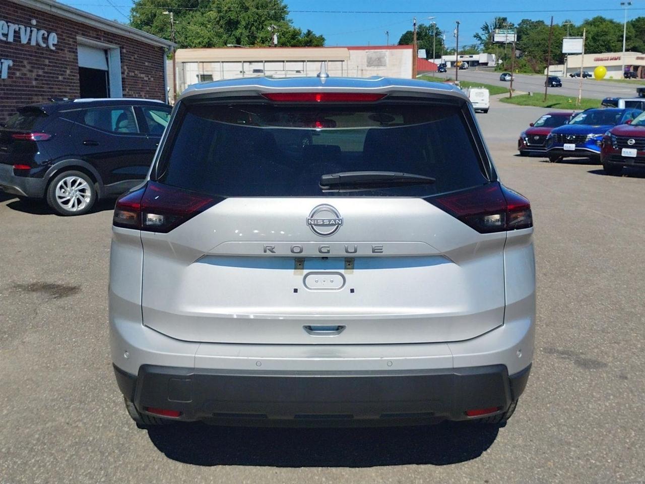 Nissan Rogue  2025