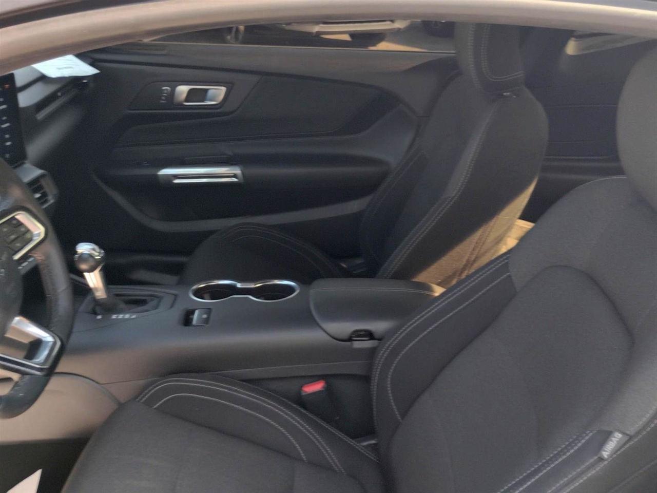 Ford Mustang  2024
