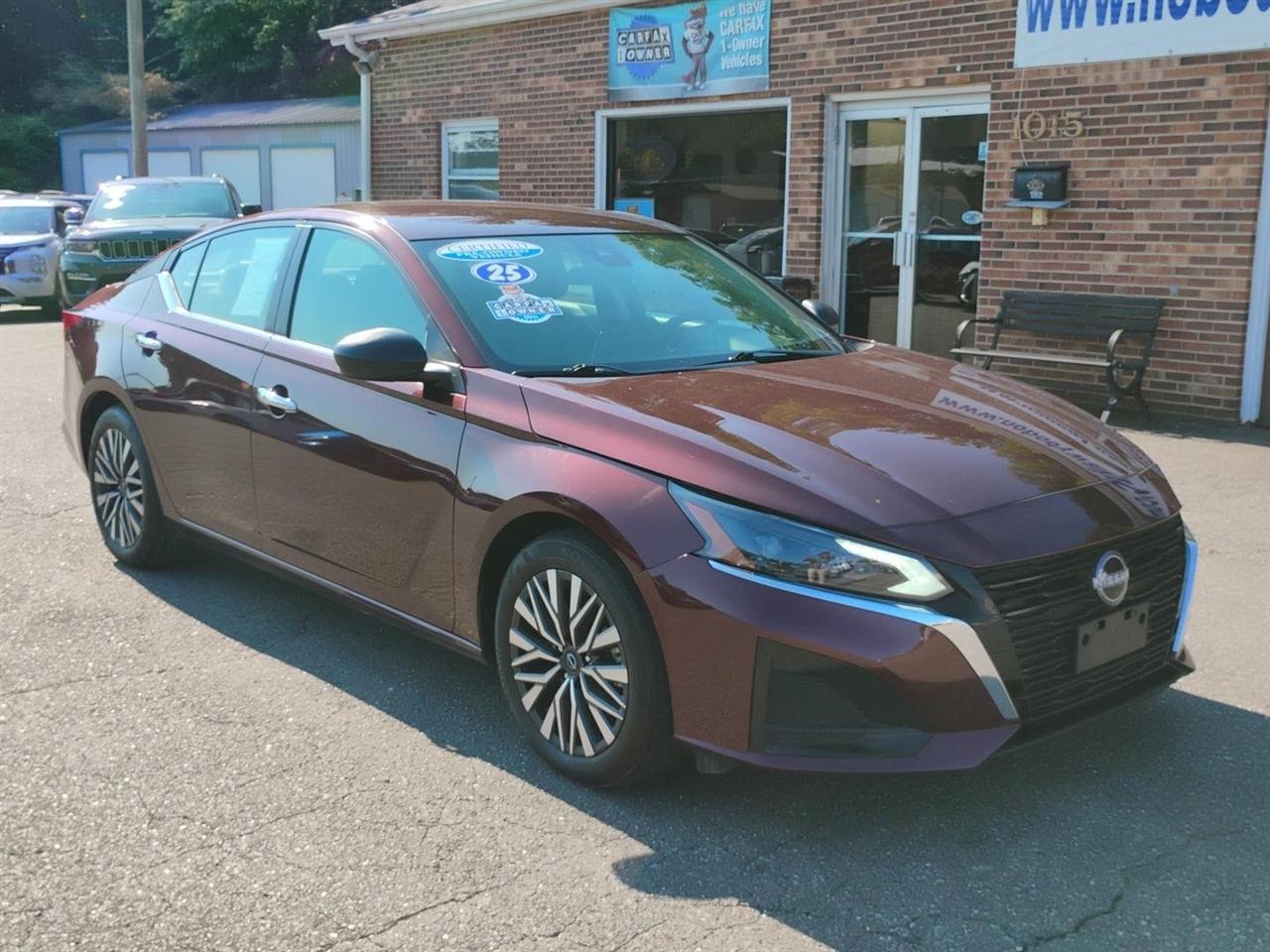 Nissan Altima  2025