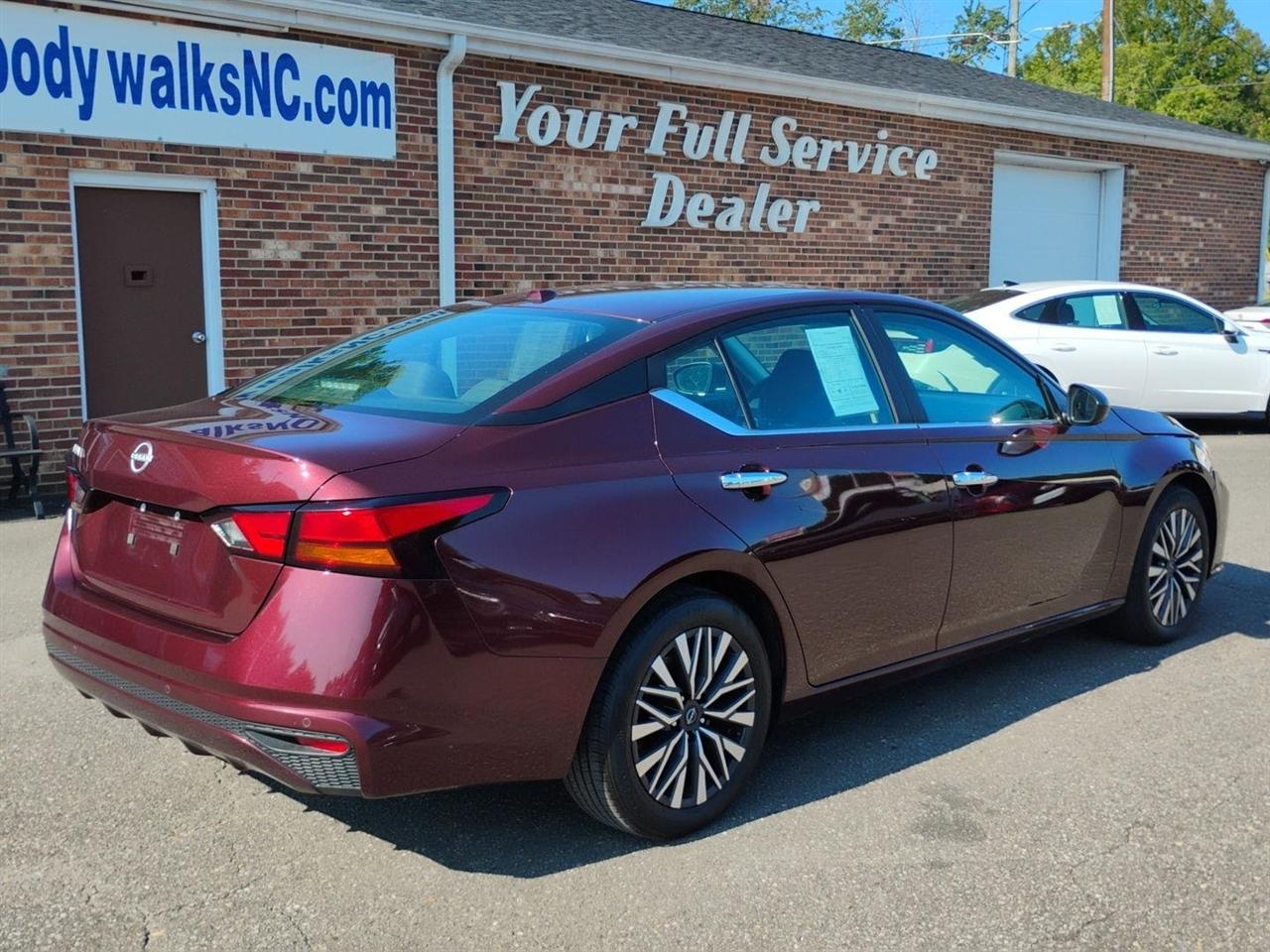 Nissan Altima  2025