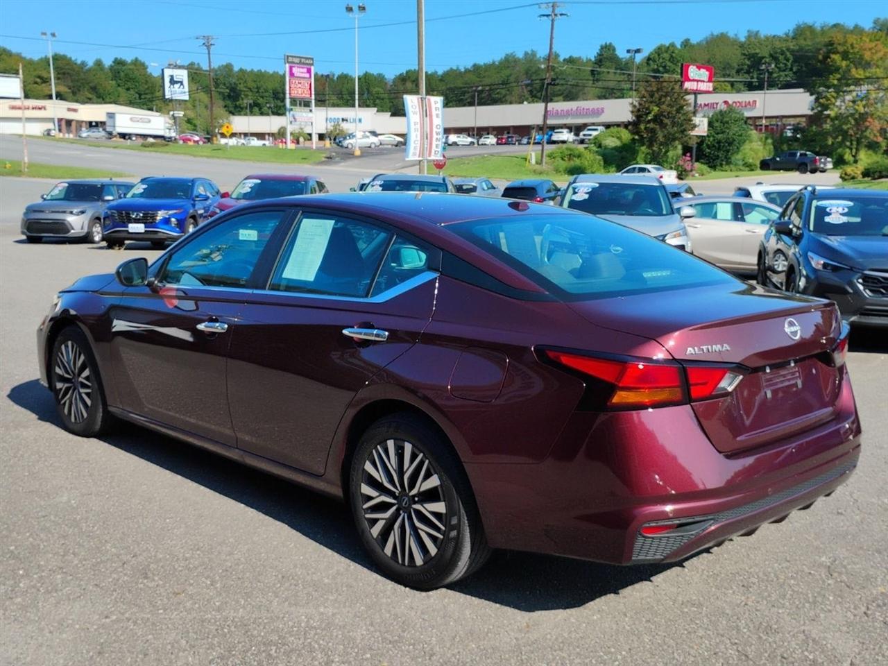 Nissan Altima  2025