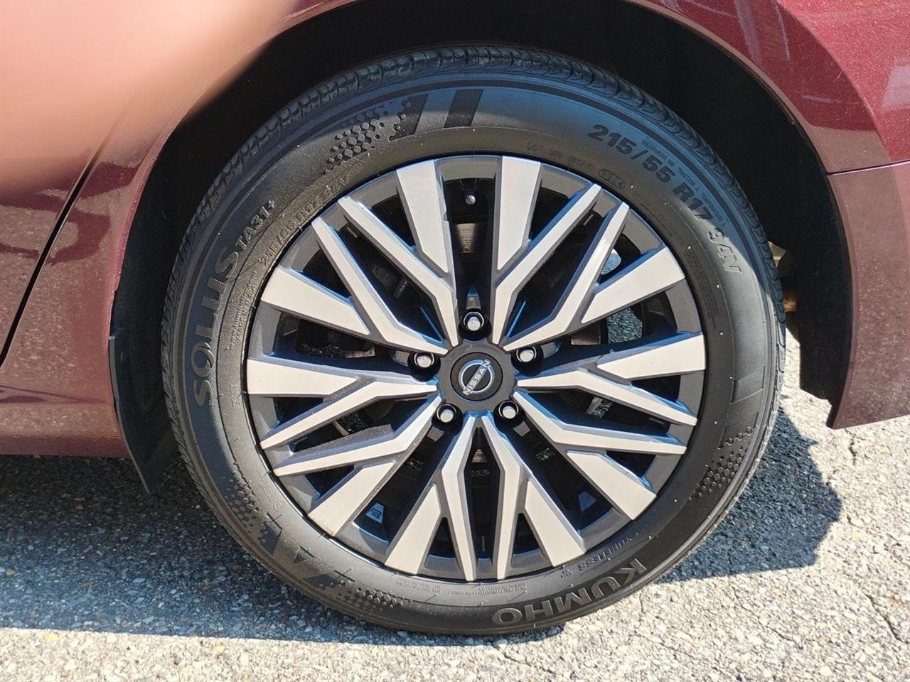 Nissan Altima  2025