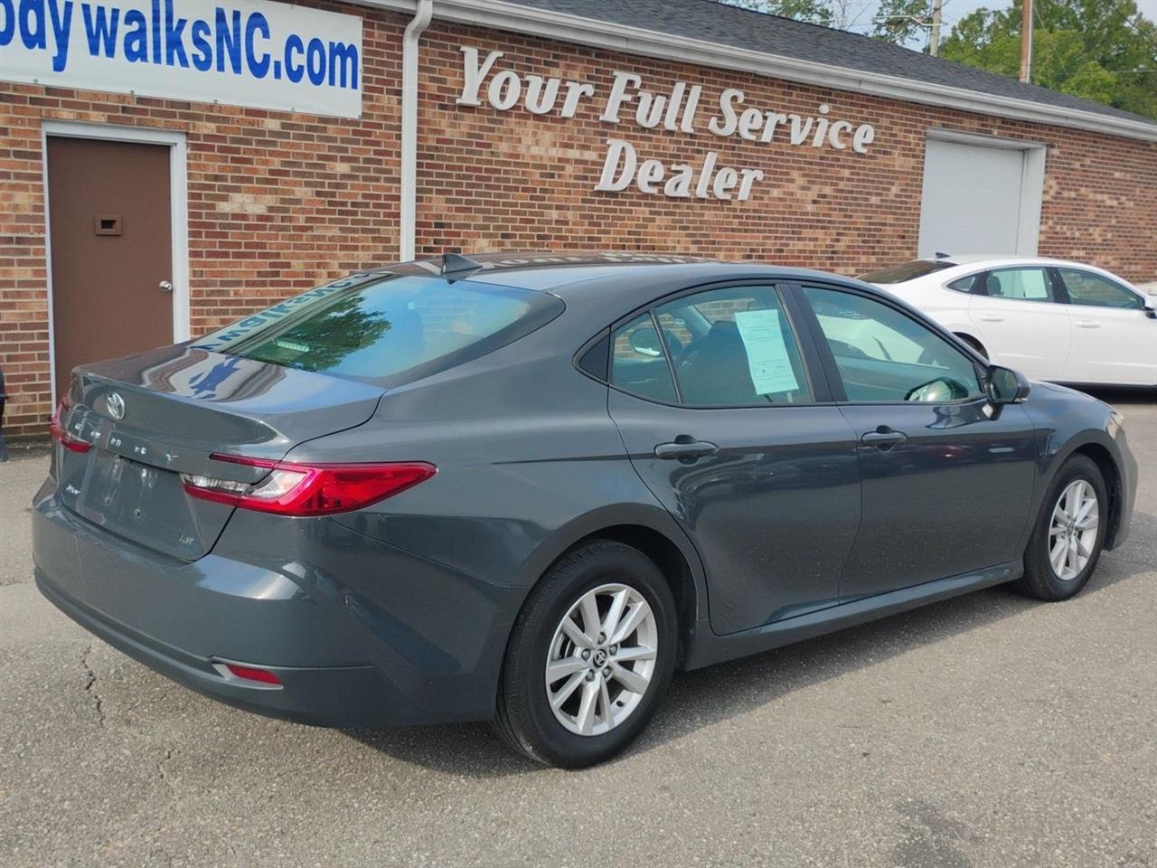 Toyota Camry  2025