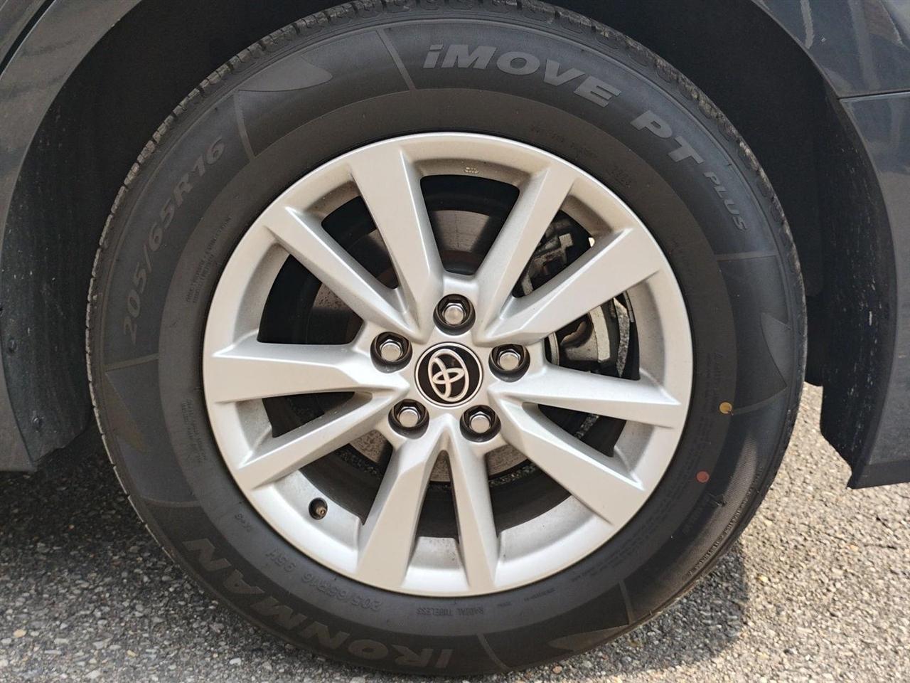 Toyota Camry  2025