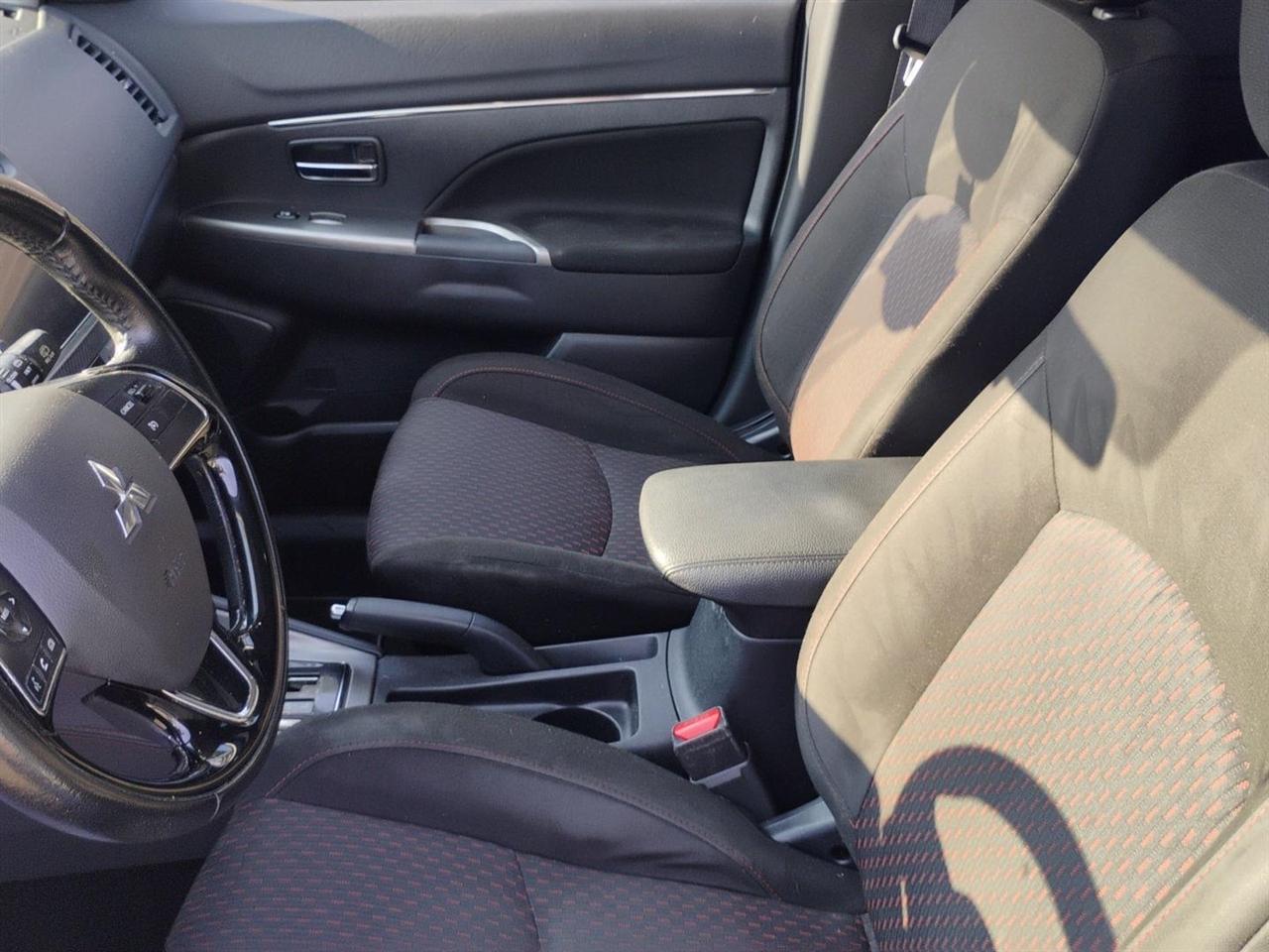 Mitsubishi Outlander Sport  2019