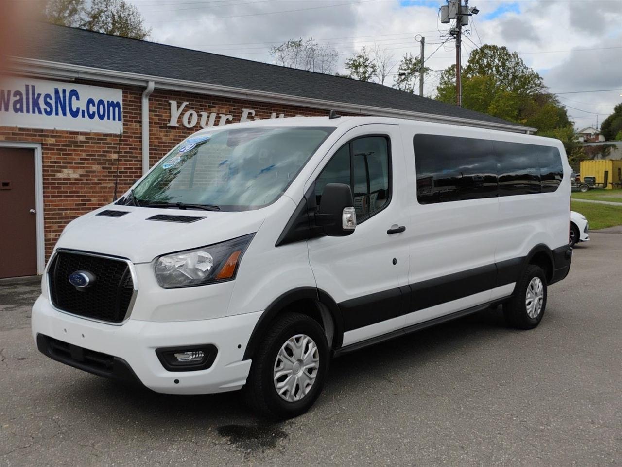 Ford Transit Passenger Wagon  2024