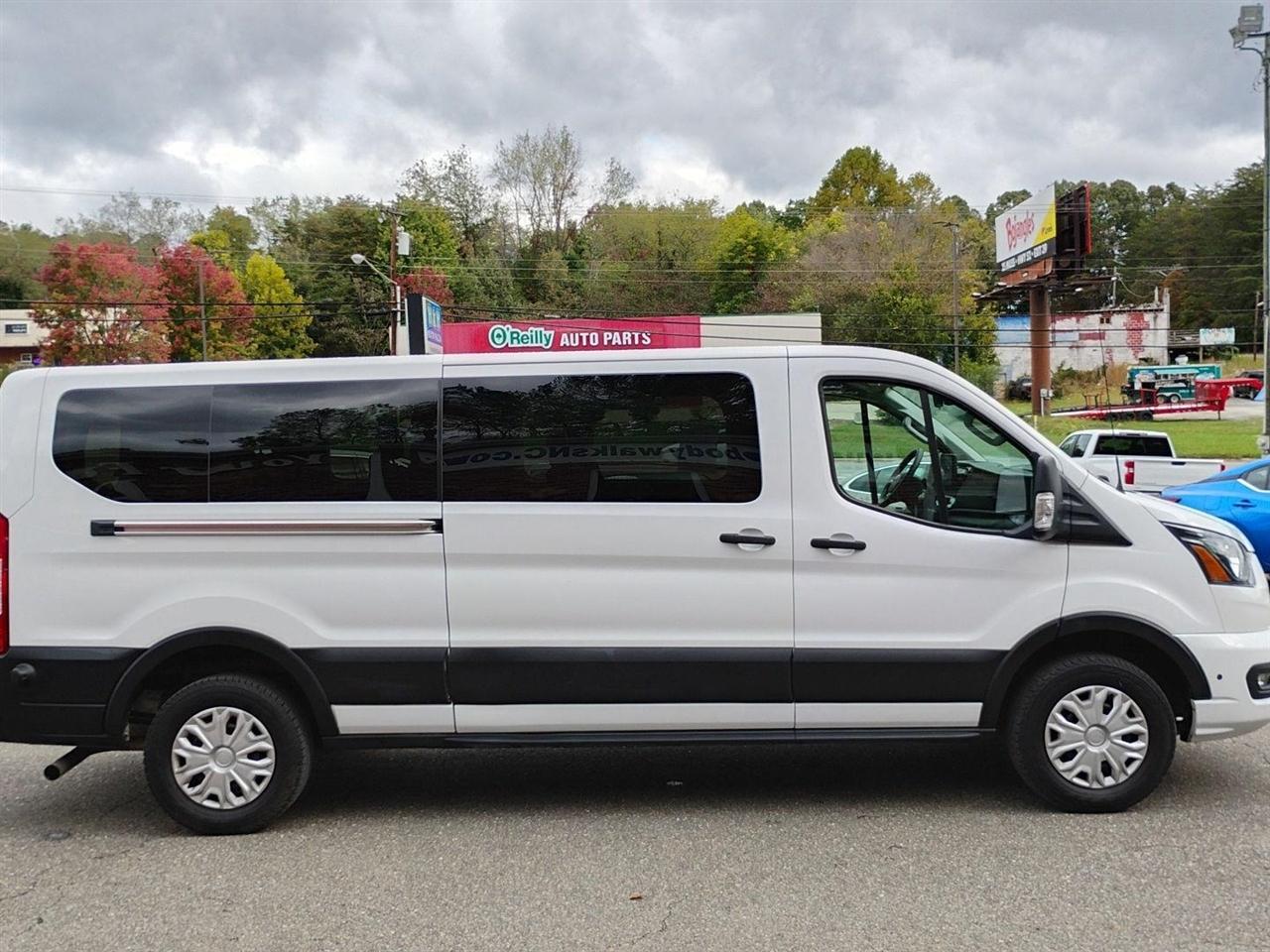 Ford Transit Passenger Wagon  2024