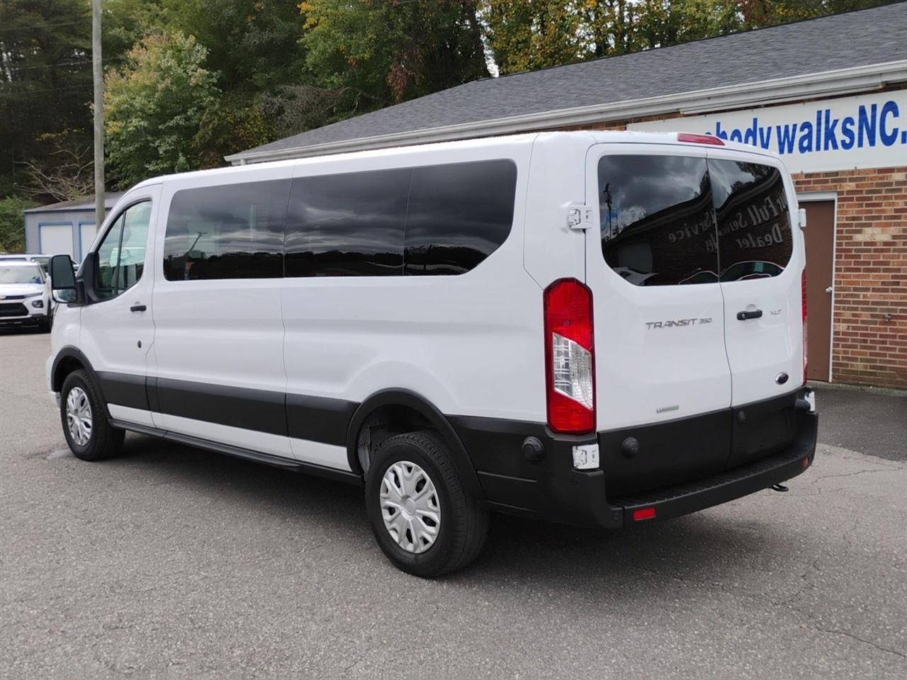 Ford Transit Passenger Wagon  2024