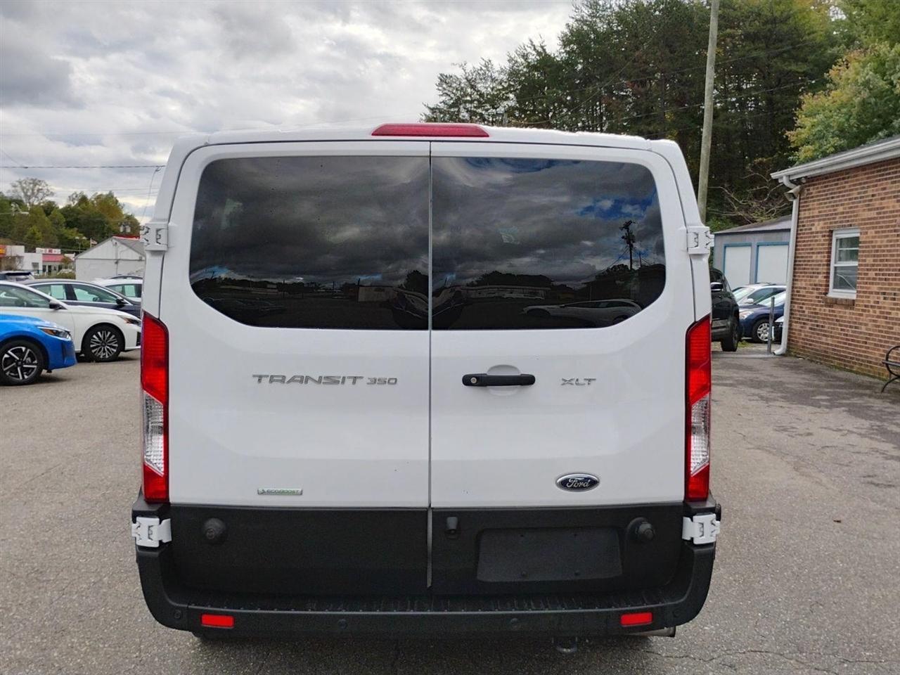Ford Transit Passenger Wagon  2024