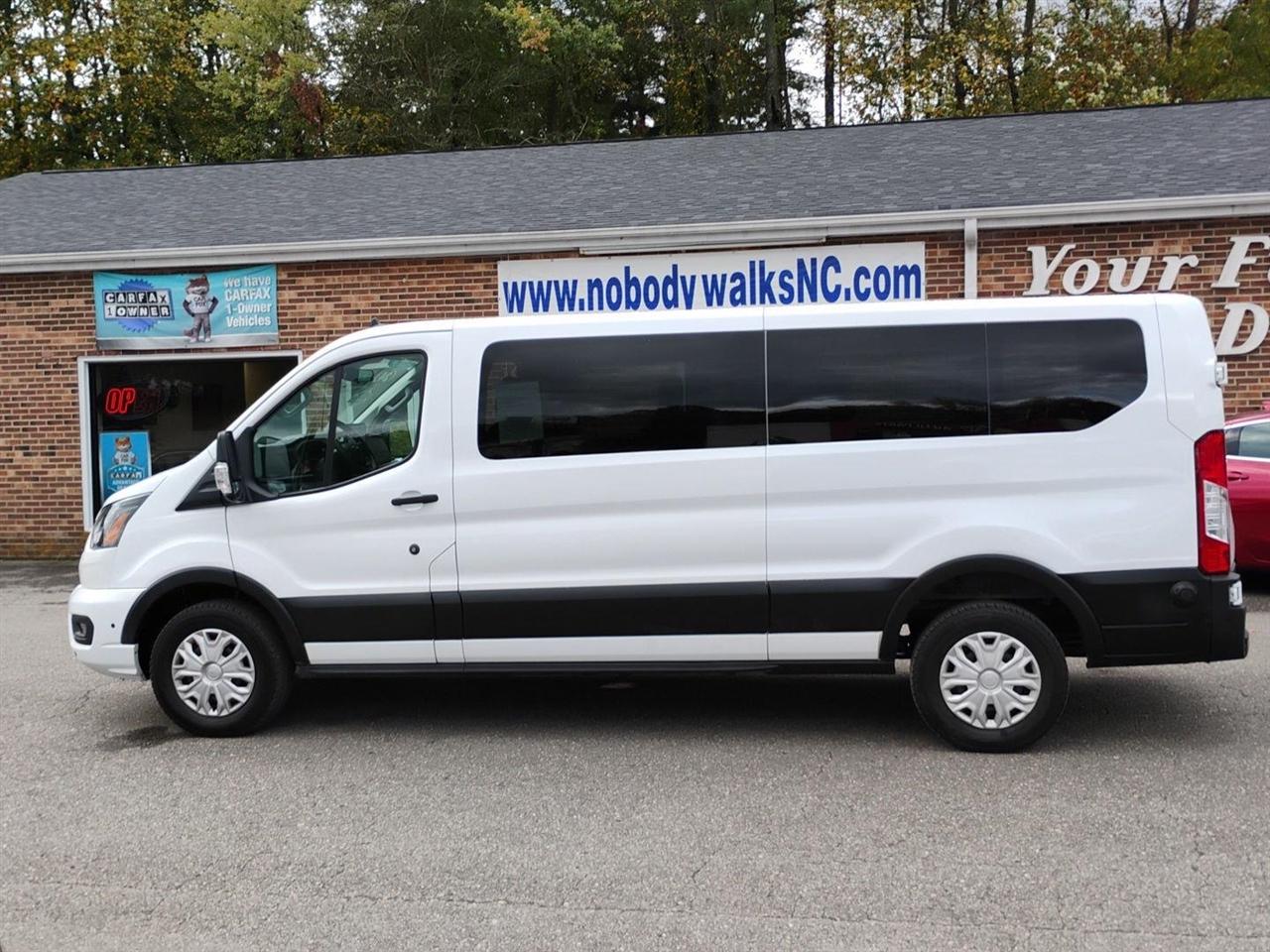 Ford Transit Passenger Wagon  2024