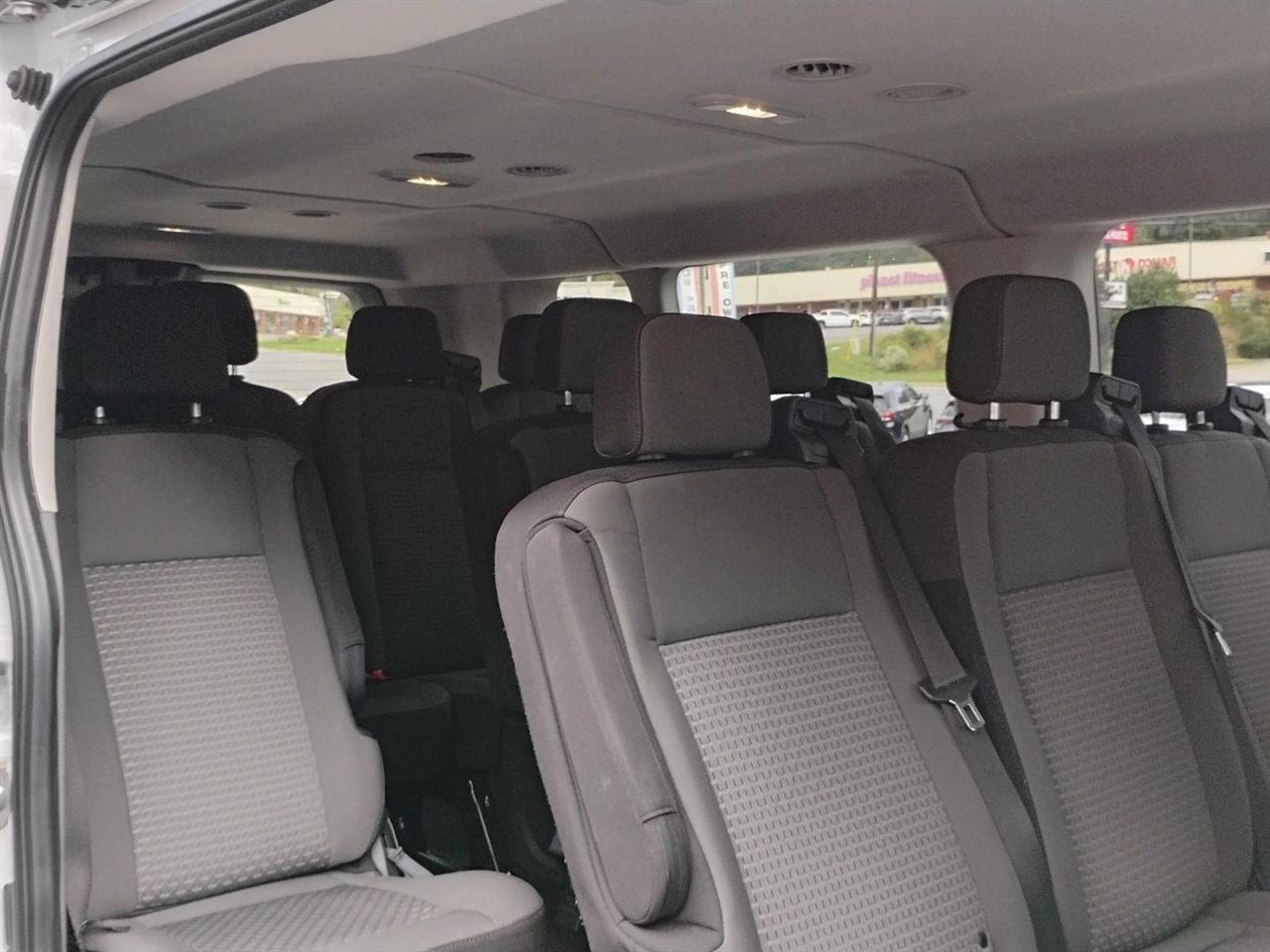 Ford Transit Passenger Wagon  2024