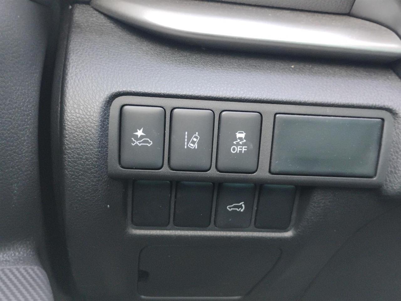 Mitsubishi Eclipse Cross  2025