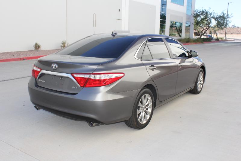 2017 Toyota Camry XLE V6 photo 4
