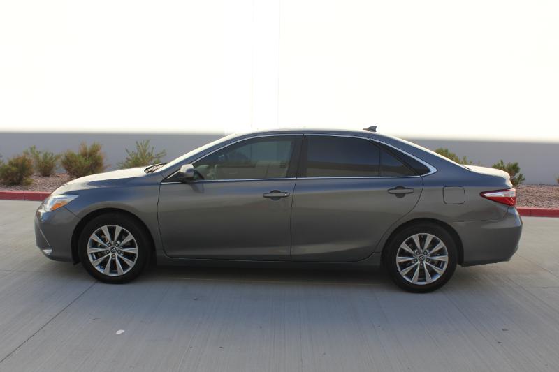 2017 Toyota Camry XLE V6 photo 7