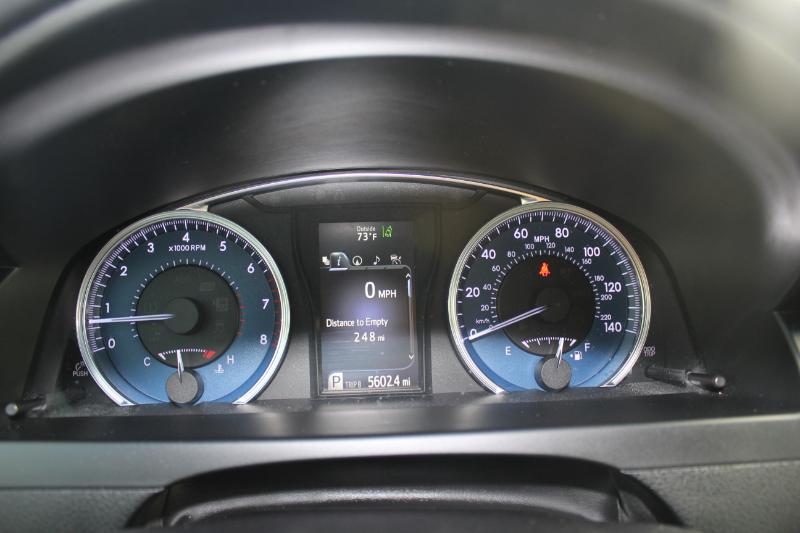 2017 Toyota Camry XLE V6 photo 23