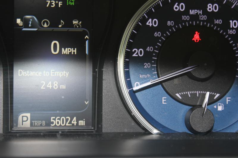 2017 Toyota Camry XLE V6 photo 24