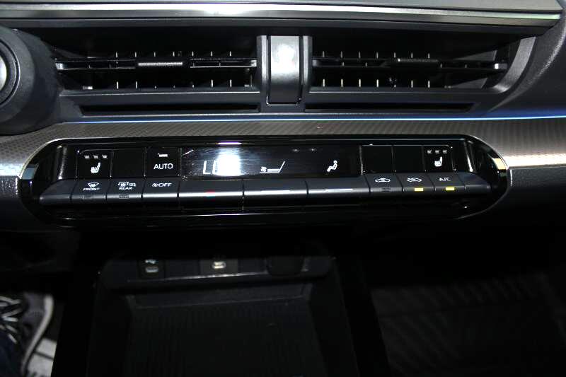 Toyota Prius XLE AWD 2023