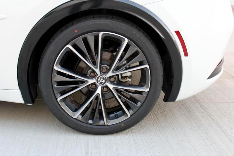 Toyota Prius XLE AWD 2023