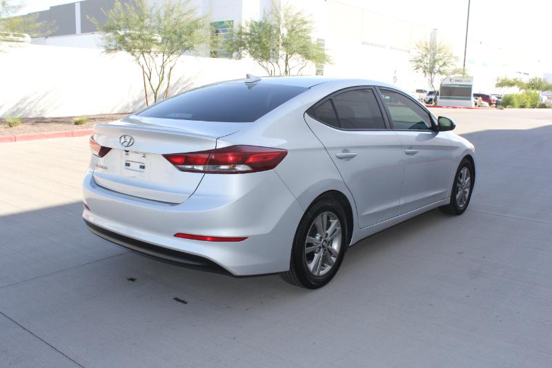 Hyundai Elantra SE 2017