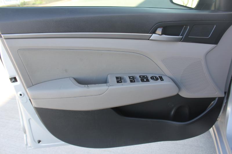 Hyundai Elantra SE 2017