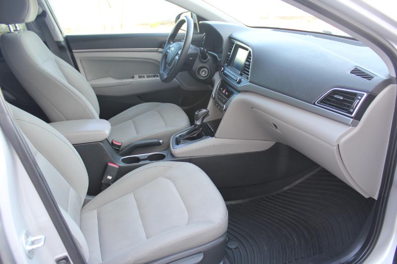 Hyundai Elantra SE 2017